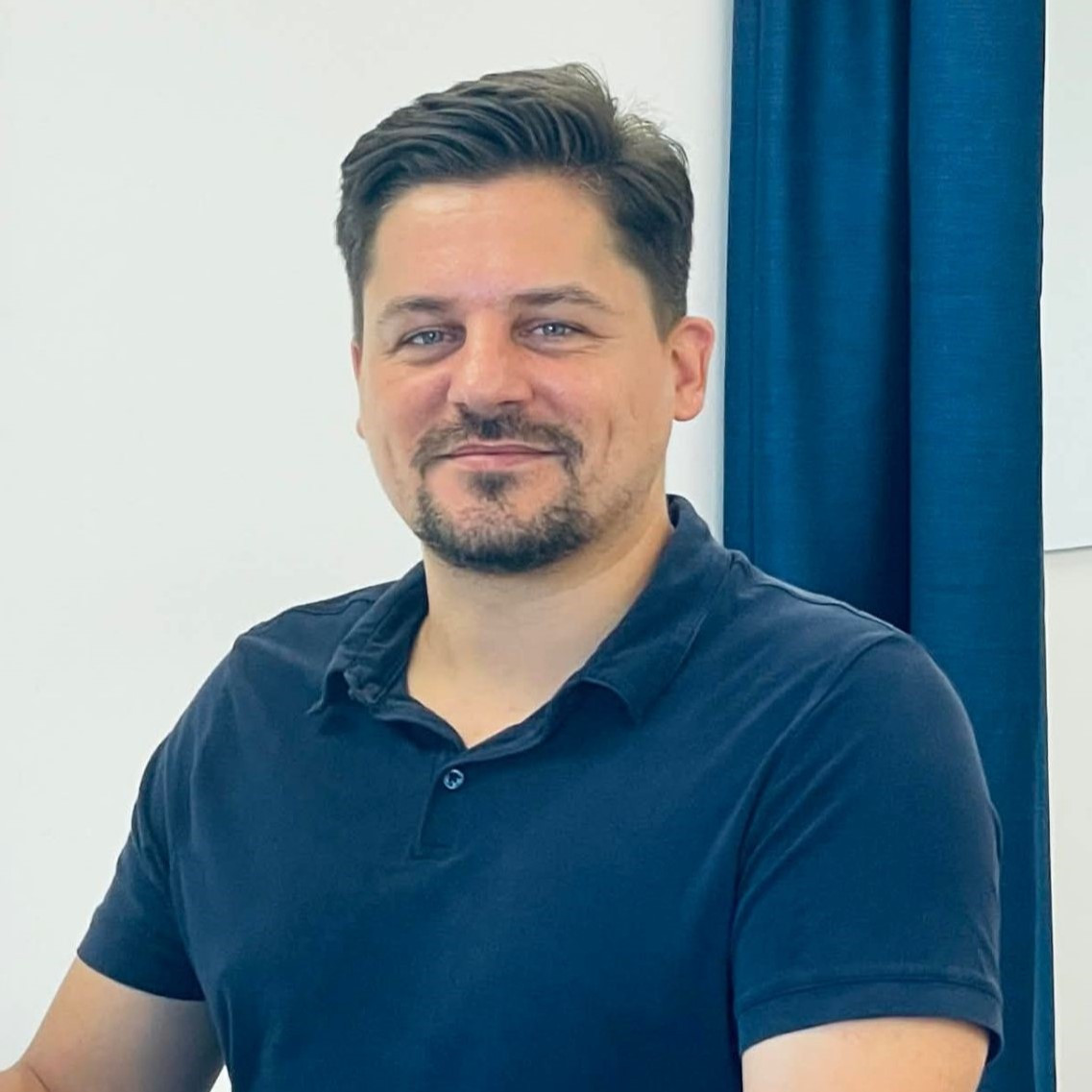 Dr. Kucsa András